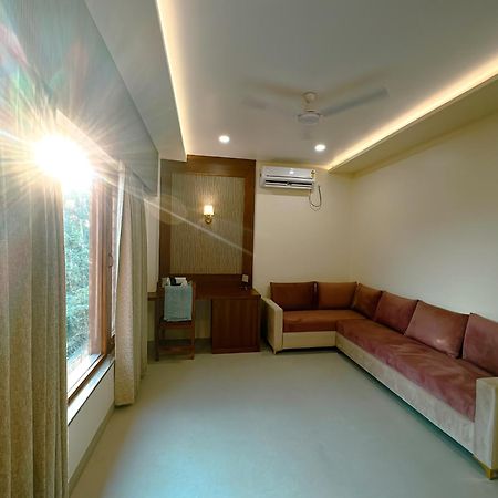 Hotel Ananda Kashi Varanasi Exteriör bild