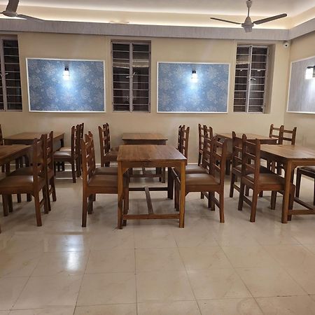 Hotel Ananda Kashi Varanasi Exteriör bild