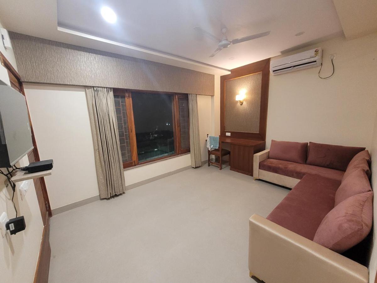 Hotel Ananda Kashi Varanasi Exteriör bild