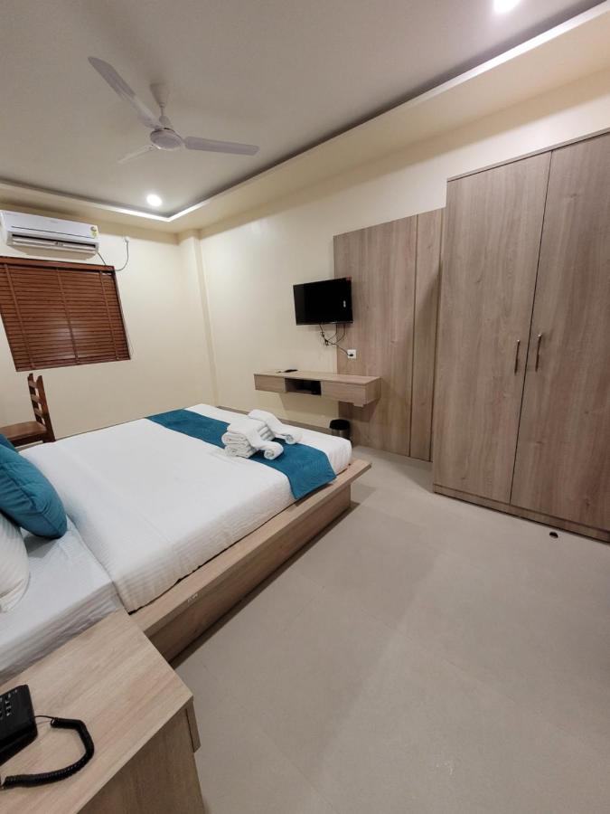 Hotel Ananda Kashi Varanasi Exteriör bild