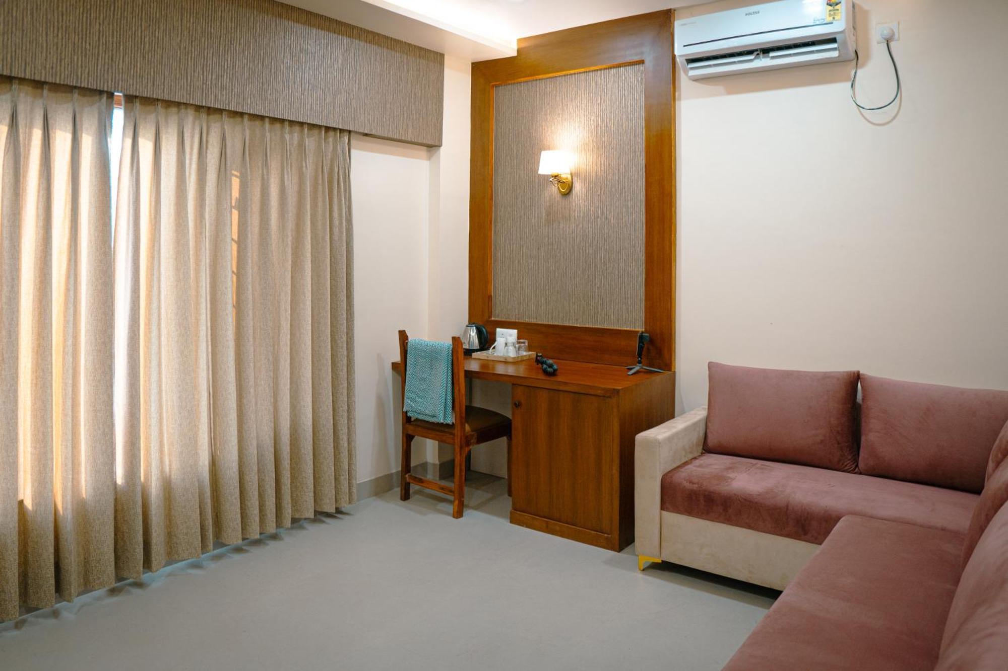 Hotel Ananda Kashi Varanasi Exteriör bild