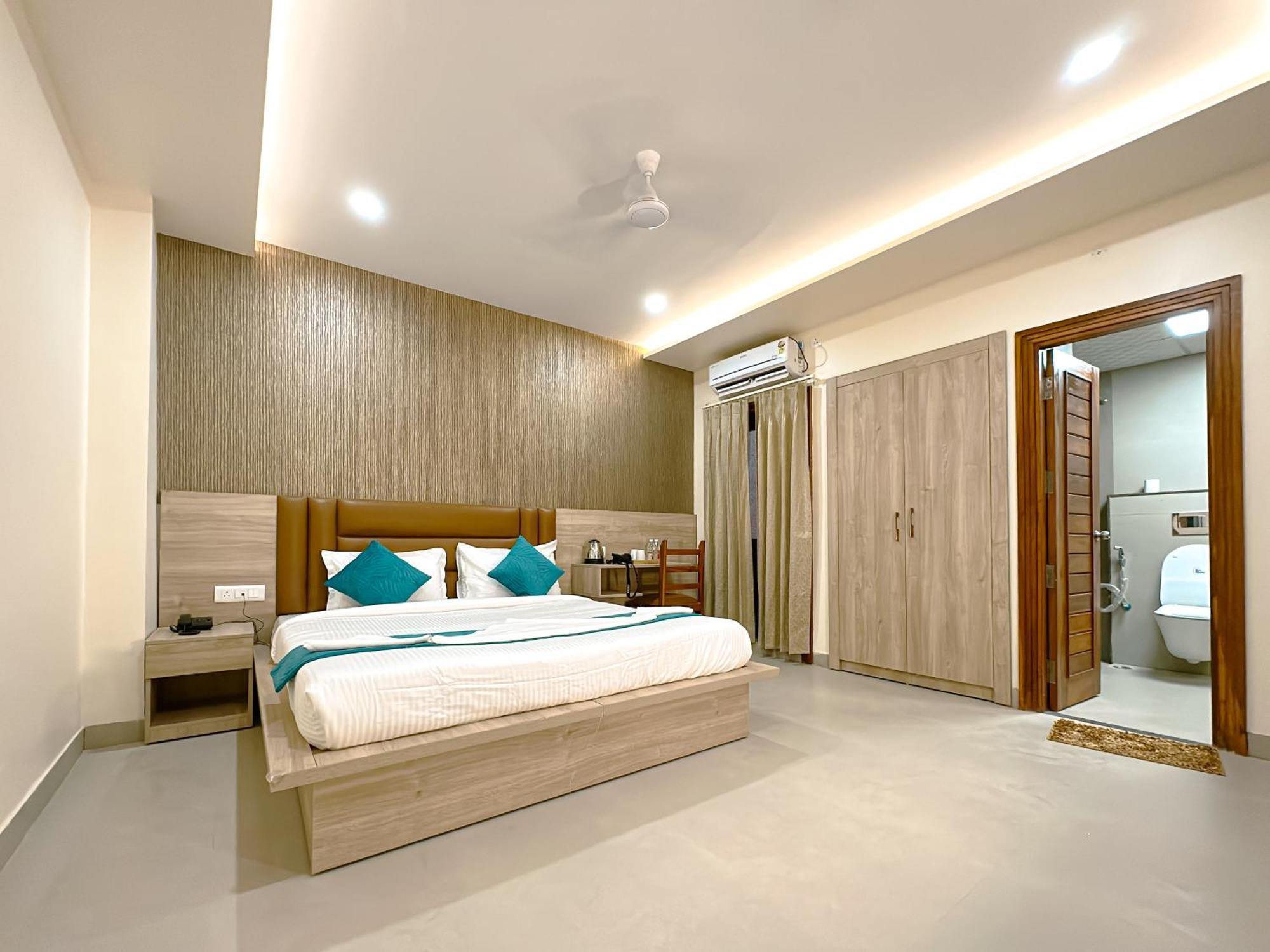 Hotel Ananda Kashi Varanasi Exteriör bild